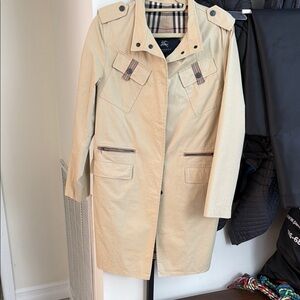 Burberry Light Beige Trench Coat with Signature Check Lining